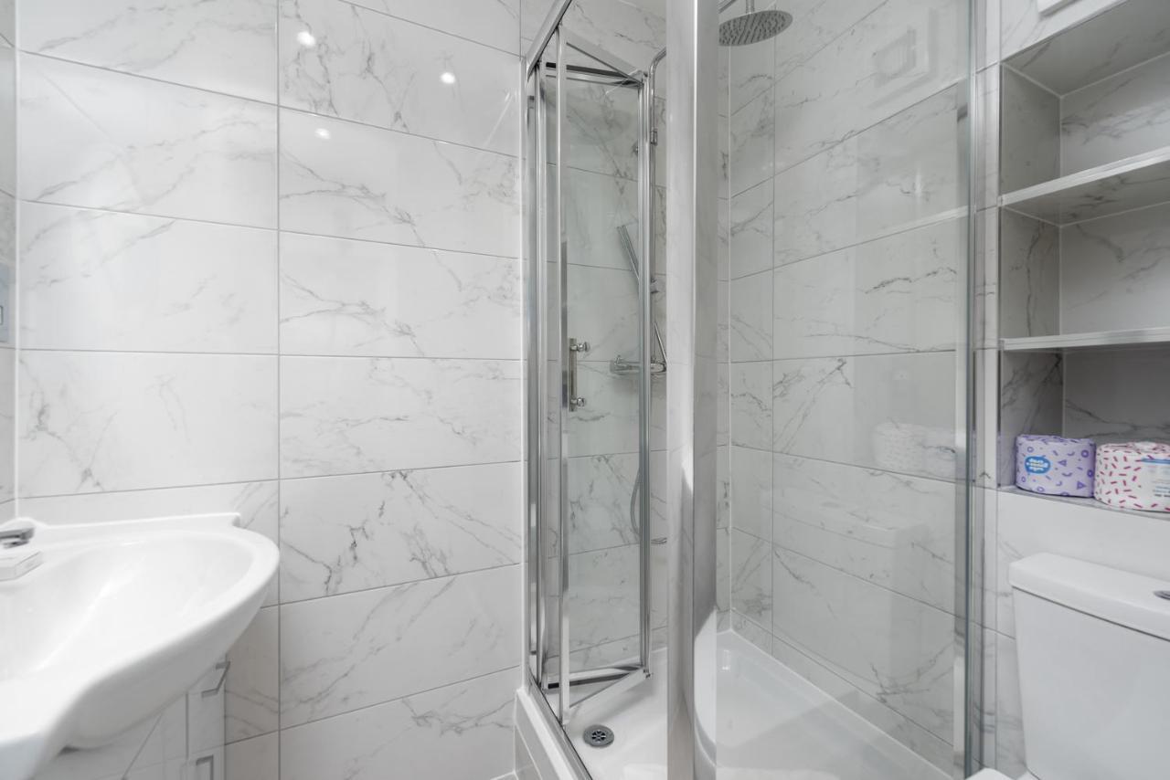Capital Sloane Street Studio With Balcony Лондон Екстериор снимка