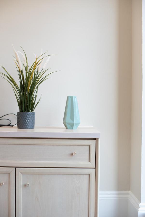 Capital Sloane Street Studio With Balcony Лондон Екстериор снимка